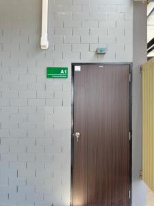 โรงแรมทูมอร์โรว์แลนด์ อมตะนคร
