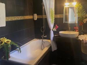 OASIS Villa Private 1BR Luxury Pool Suite