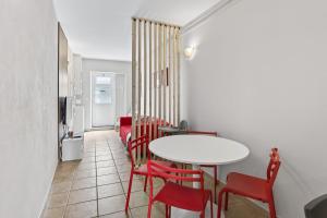 Modern 2Bdr House in Quarteira by LovelyStay