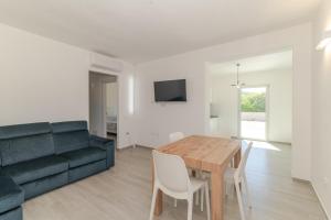Apartment Blu with patio