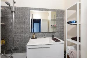 42 m apartment with balcony and air conditioning