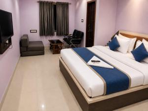 Hotel Smile inn by CN-Next to Railway Stn