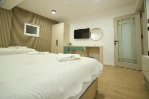 RiverSide Apartments