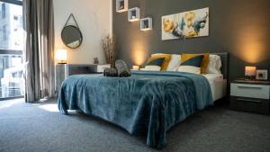 Sliema 4Bed Stay with Balconies & Sea Views