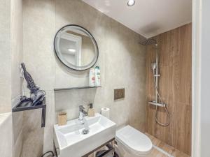 Cozy, Day-light Studio by The Mall