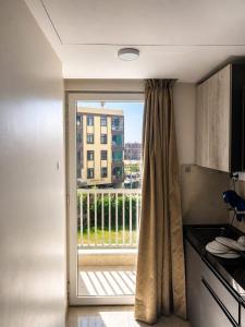 Urban Opulence 3 Luxe Studio Near Airport