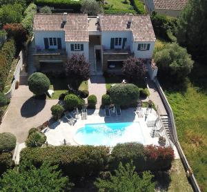 Acqua è Terra avec piscine et jardin à 350m du centre de Saint-Florent