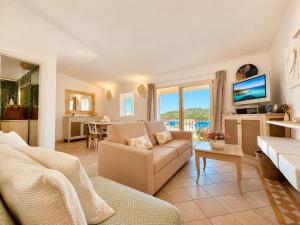 Le Ginestre Sea View One-Bedroom Apartment 100m from the Beach and Town Center