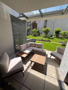 Free Spirit Apartments with amazing balcony and garden connection
