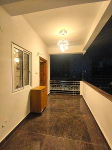 Enchanting 3BHK withamenties in Hi-Tech City KK