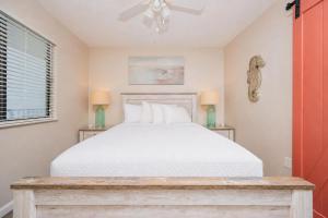 Gulf Shores Surf & Racquet 614A condo