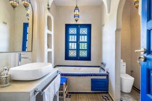 Riad Dar Izza - 4 suite with breakfast