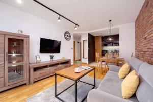 Industrial Apartment Fredry with Parking by Noclegi Renters