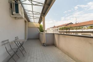 GuestHost - Cozy Apartment with Terrace Dergano