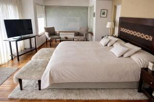 House in Arelauquen Golf Club with 4 bedrooms