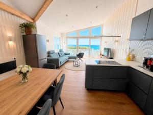 Panorama Suite XL im Ferienhaus Urban mit Meerblick Strandkorb für bis zu 10 Personen