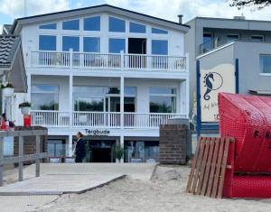Panorama Suite XL im Ferienhaus Urban mit Meerblick Strandkorb für bis zu 10 Personen