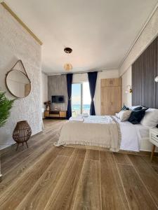Beachfront Studio with Panoramic Sea View 2