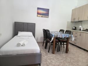 Yllis Rooms
