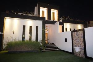 غرفة عائلية بالبيت Family Room in House