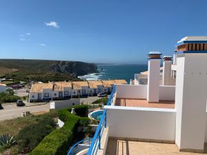 Pina Hideaway with a sea view rooftop terrace