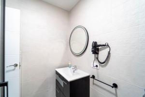Mara 2 Playa del Burrero junto al mar, wifi gratis By Canarias Prime Homes