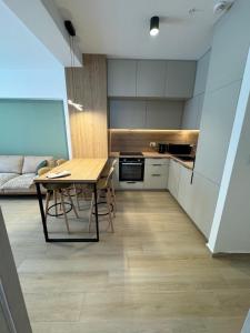 Sunny apartment Becici