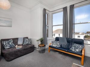 Sea Views - Uk51436