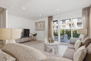 051 New Modern 3 Bed Serena La Cala Townhouse