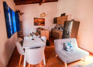 Casa Amarilla