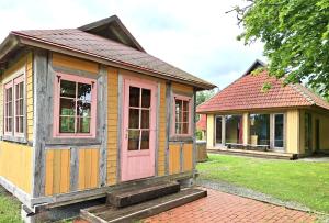 Sika Holiday Houses