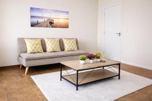 Modern Cozy Home Near The Farm at San Benito