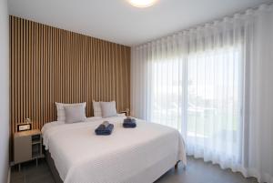 Casadi - Semidetached House with Sea Views