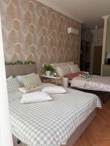 Coral Bay Studio Varna - Beachfront with Free Parking