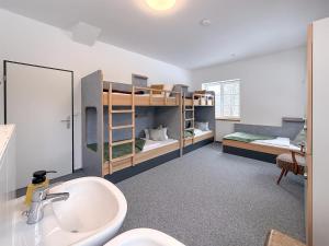 Berghaus über dem Inselsee l Herberge auf dem Hoff Schawernack