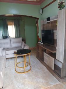 Amazing Grace Home - 2 Bedroomed Apartment Oyugis