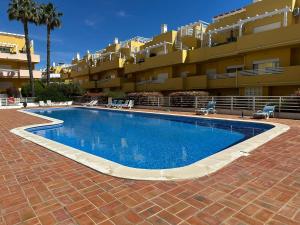 Terry - 2 Bed 2 Bath Ground Floor Apartment with Direct Access to the Communal Pool