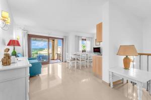 Lussuosa Dimora vista Mare con piscina e spiaggia