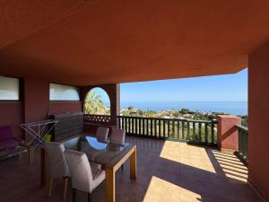 Altos del Higuerón- Panoramic Sea View Apartment