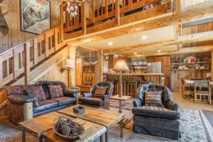 Chalet 09 by Mammoth Mountain Chalets