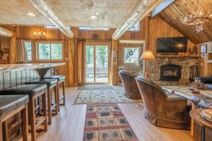 Chalet 09 by Mammoth Mountain Chalets