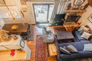 Chalet 14 by Mammoth Mountain Chalets