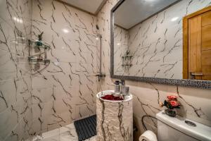 Prime location Moroccan-Style Luxury Apartment with Parking near Carré Eden Shopping Center
