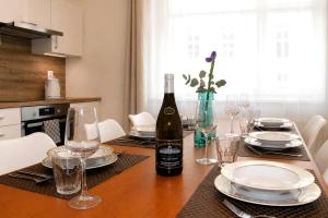 Sage & Stone Suite for 6 - Prague Castle - Parking by AP