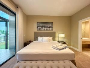 Luxury and relaxation just 1 mile from Disney