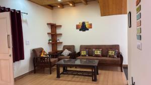 10 room cottage in kasauli best for long stays