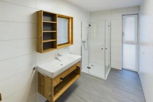Alpenglühen Suite - Neu, modern, Terrasse, Bergblick im Tiroler Lechtal