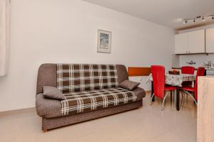 Apartment Nuka - One Bedroom Apartment with Terrace