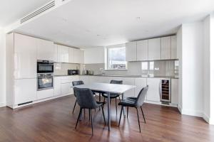 Blueground Nine Elms balcony nr Battersea Park LON-663