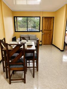 Little House Near Playa Bonita & Cahuita - 45 min